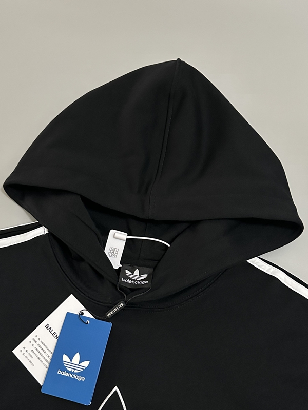 ブランドパーカー側面デザイン